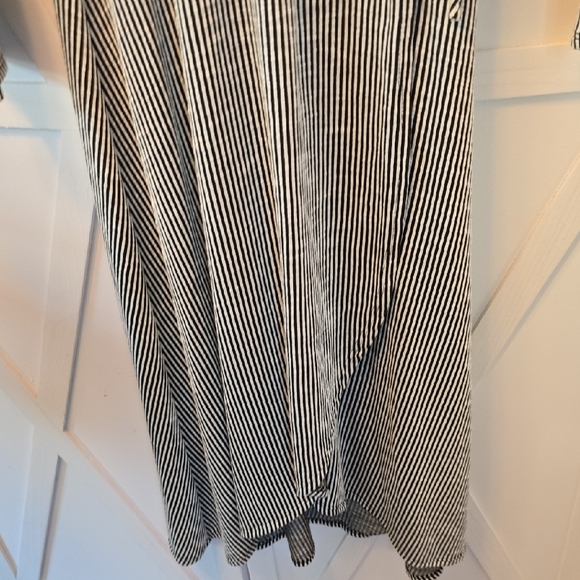 New Black and White Striped Long Sleeve Dress - Picture 3 of 5